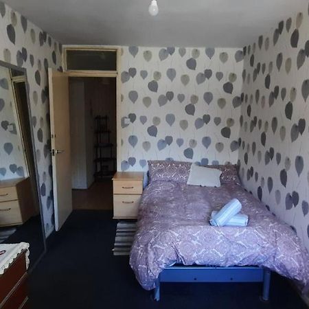Double Bedroom In Liverpool Bagian luar foto