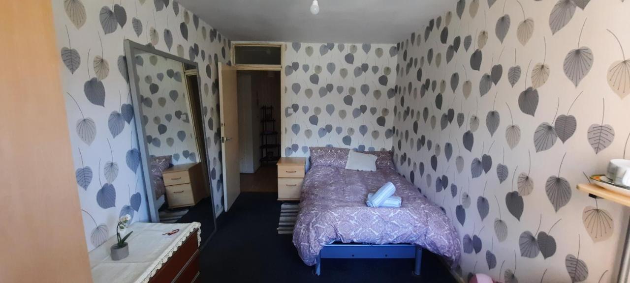 Double Bedroom In Liverpool Bagian luar foto